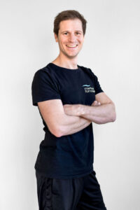 Markus: Wir haben wahnsinnig coole Kunden hier, von ganz jungen bis sehr alten Leuten. Das macht die Arbeit hier sehr sehr interessant. Wir haben ein wahnsinnig tolles Team und arbeiten schön zusammen in Sporttherapie und Physiotherapie.